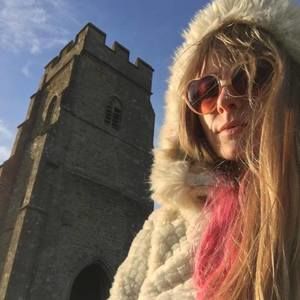 Meet your Posher, Elizabeth